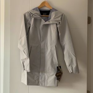 Arc’teryx Codetta Raincoat BNWT